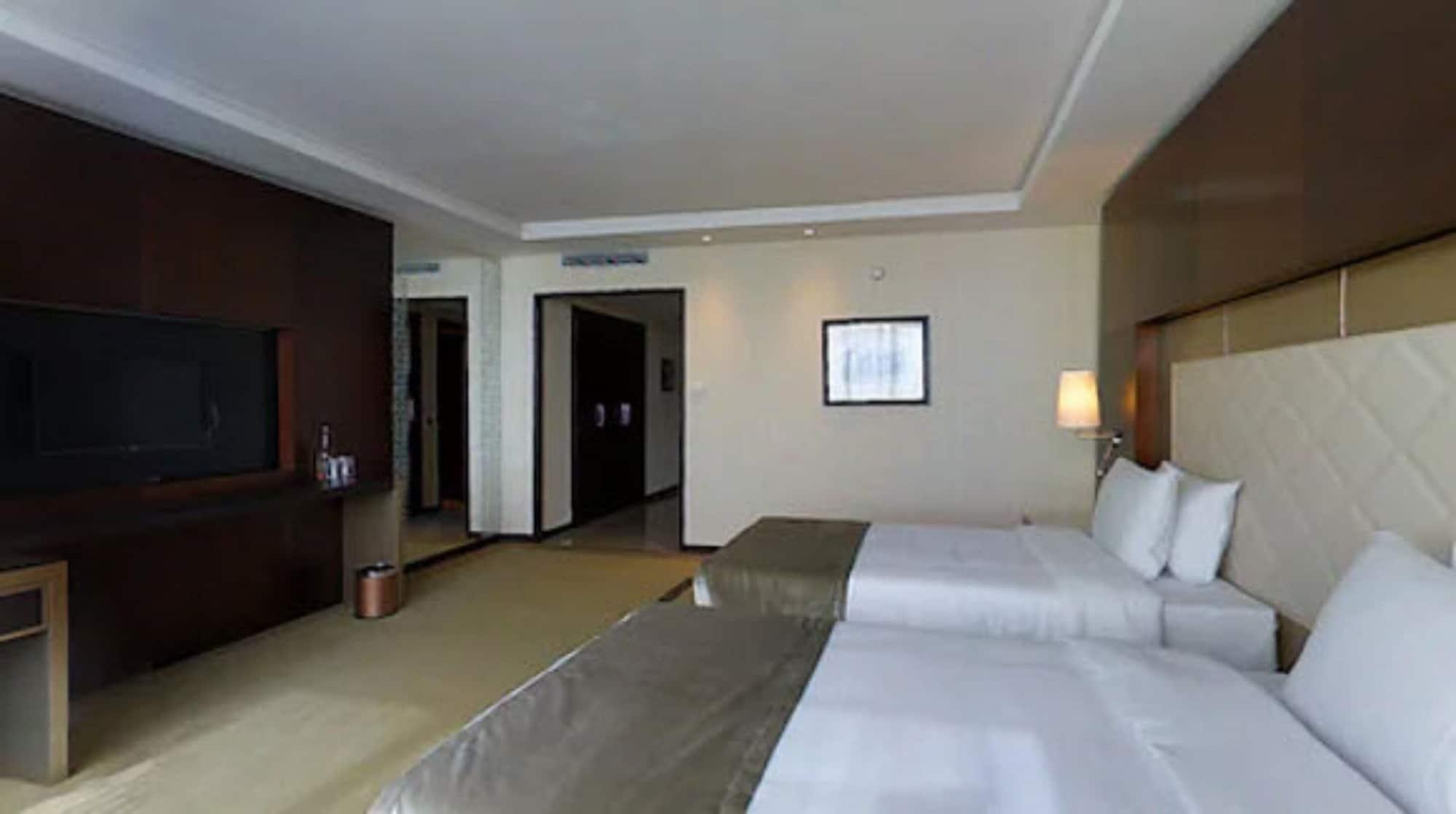 Grand Mogador City Center Casablanca Luaran gambar A room at the hotel