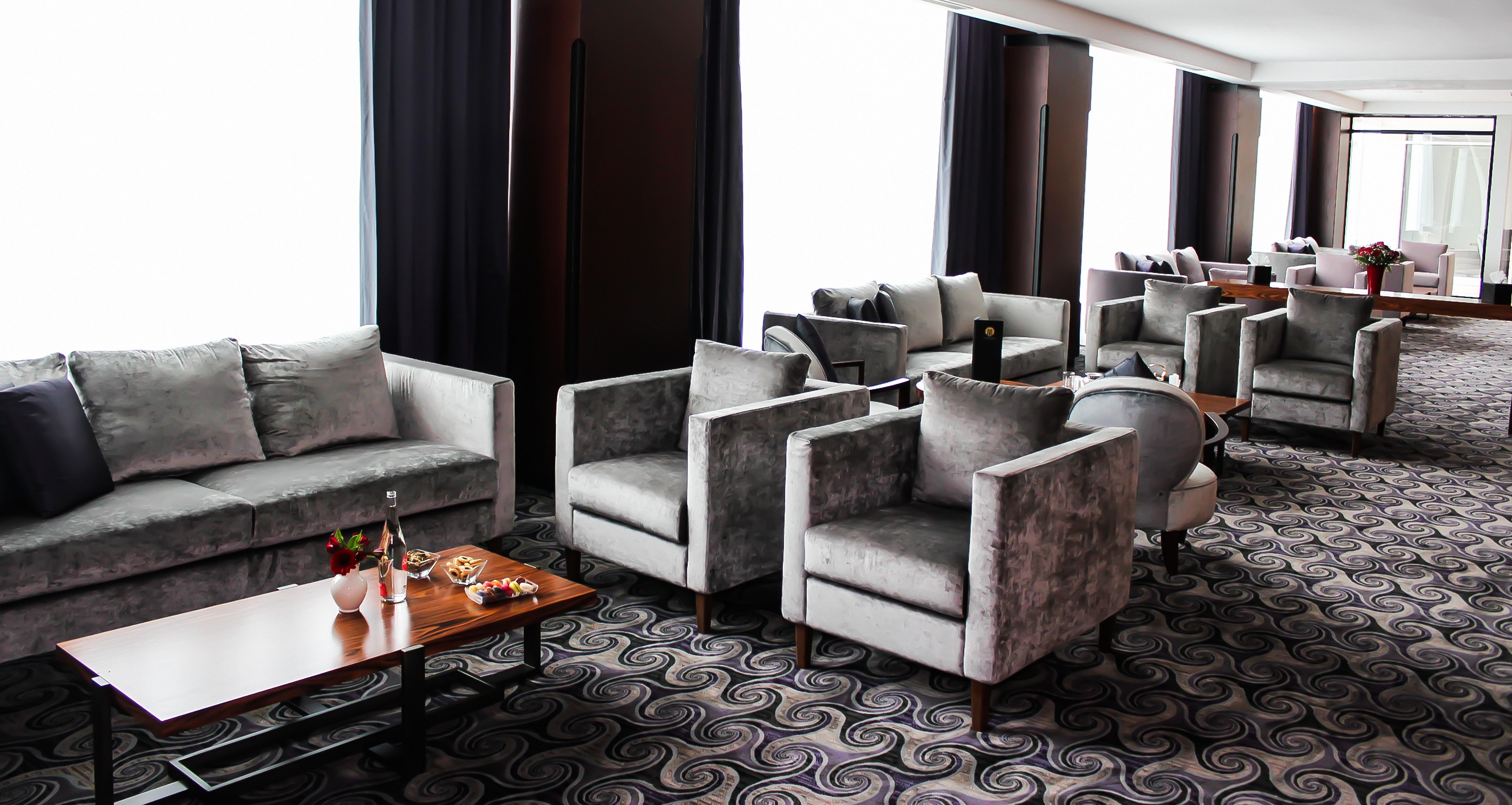 Grand Mogador City Center Casablanca Luaran gambar The lounge at the airport